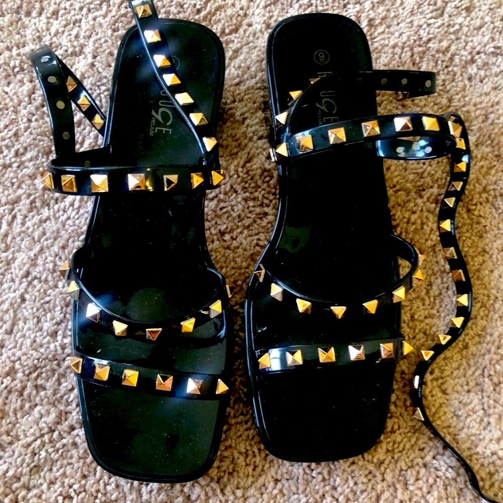 Black jelly Sandals with rock studs